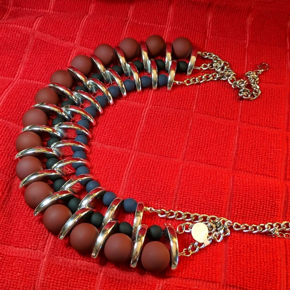 *. Necklace - Picture 4 of 4